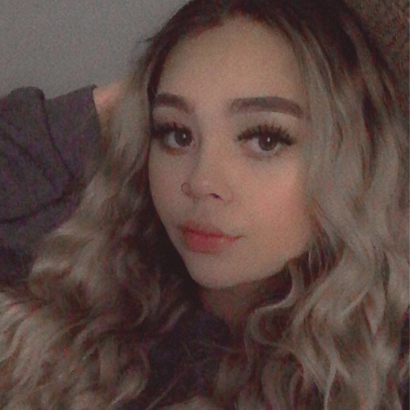 Meet your Posher, Tyana - Picture 1 of 1